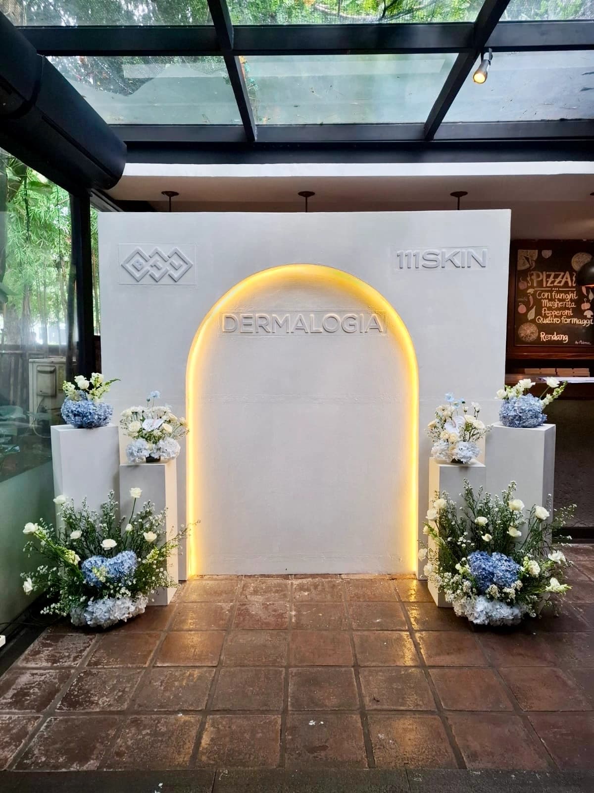 Dekorasi Flower Decoration - 64327dfb-2874-4772-a9c2-10fa748bef87.webp